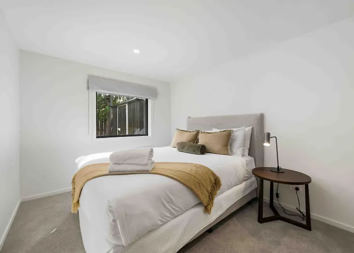Hébergement de vacances And Mountain Views - 2 Living Areas - Sleeps 8 Wanaka
