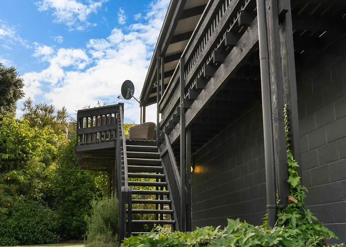 Hébergement de vacances And Mountain Views - 2 Living Areas - Sleeps 8 Wanaka
